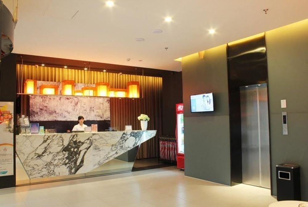 Jinjiang Inn Liuzhou Bubugao Square North Station Exterior foto